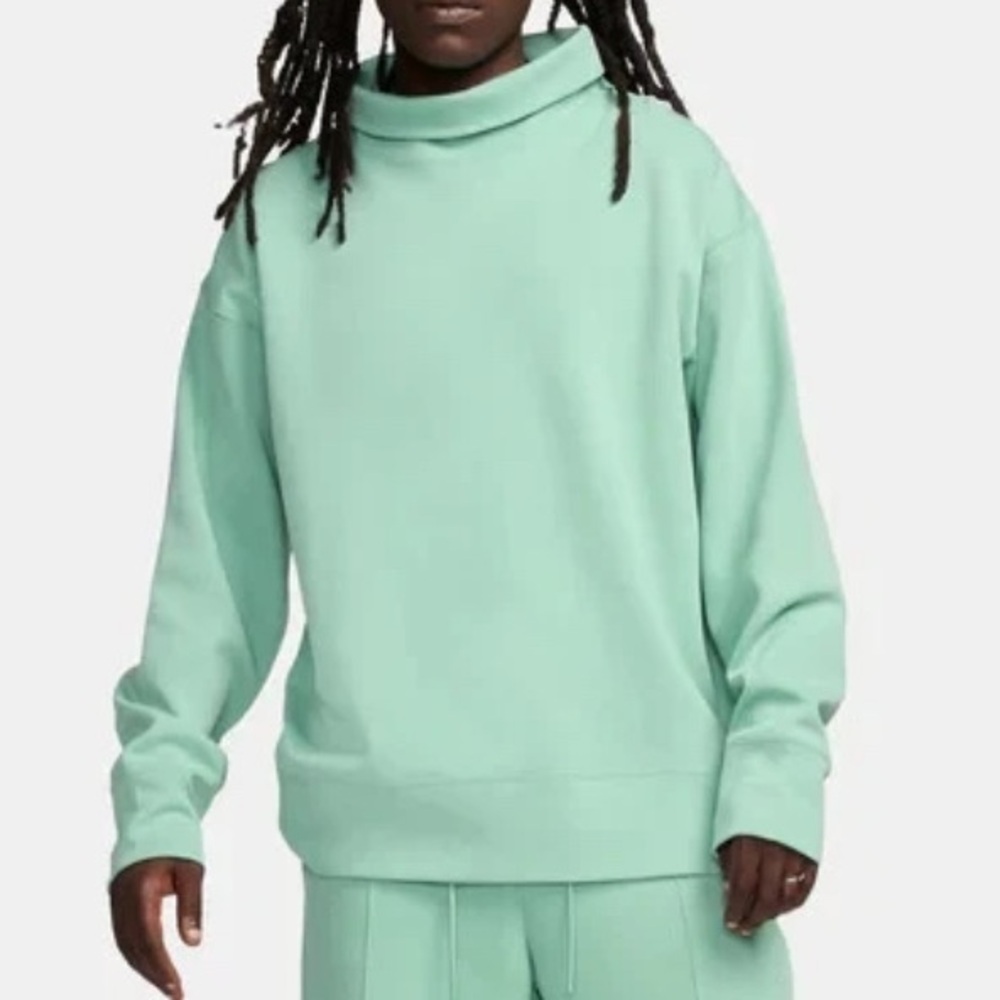 NEW!! Tech Fleece Reimagined Oversized Turtleneck Sweatshirt - (Retail $125.00)